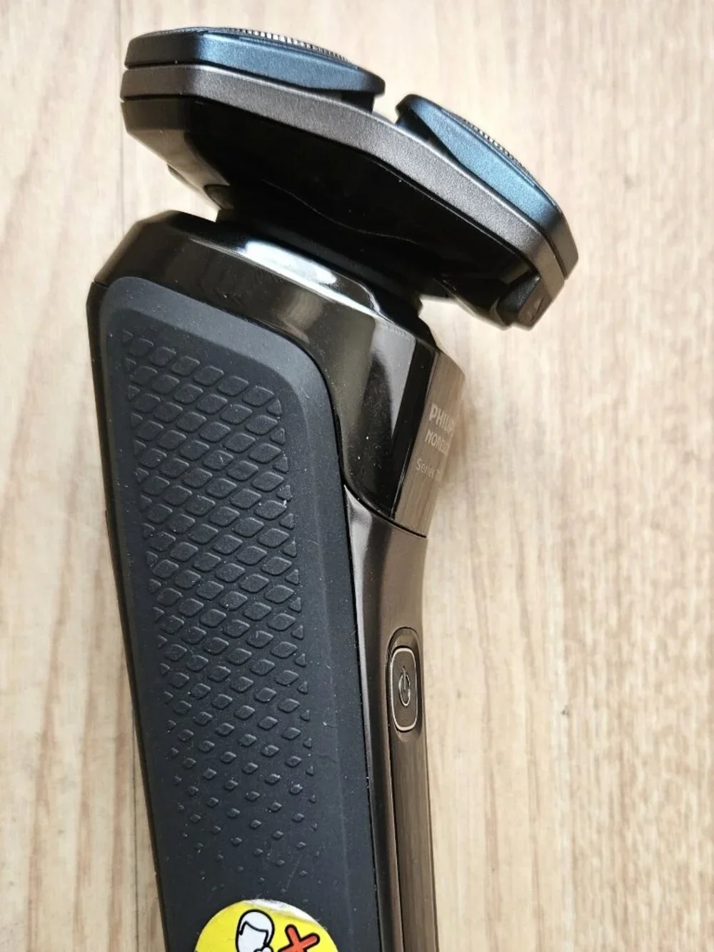 Philips Norelco S7788 7000 Series Electric Shaver Wet/Dry Razor w/ Charger